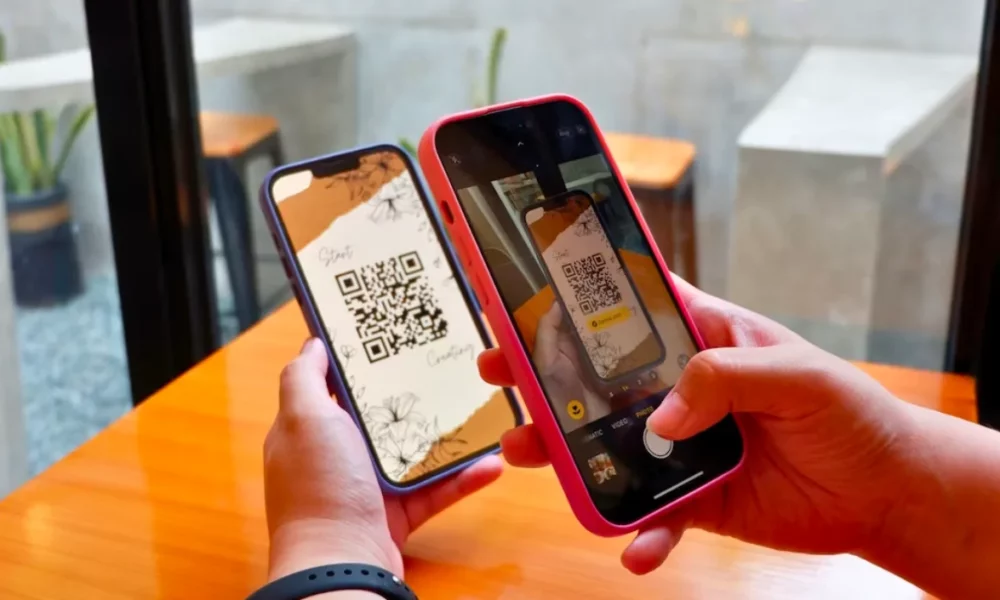 How To Scan A QR Code On An iPhone/Android? 
